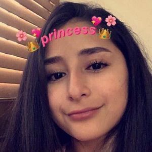 Meet your Posher, Camila